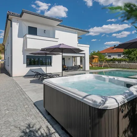Tatil Evi Cozy In With Jacuzzi Imotski