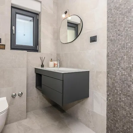 Cozy In With Jacuzzi Tatil Evi Imotski
