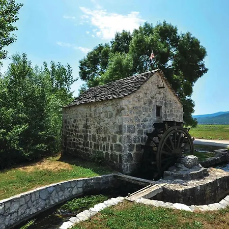 Cozy In With Jacuzzi Imotski